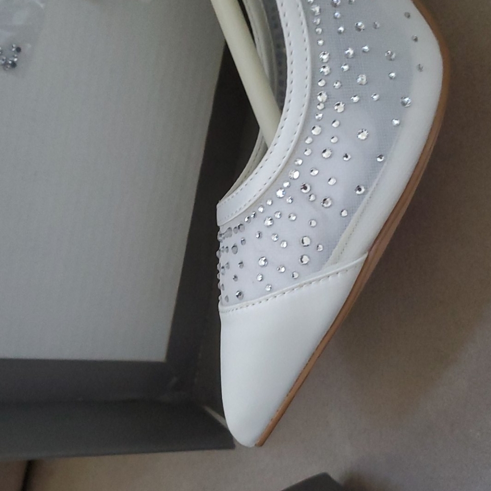 Women's dress pumps